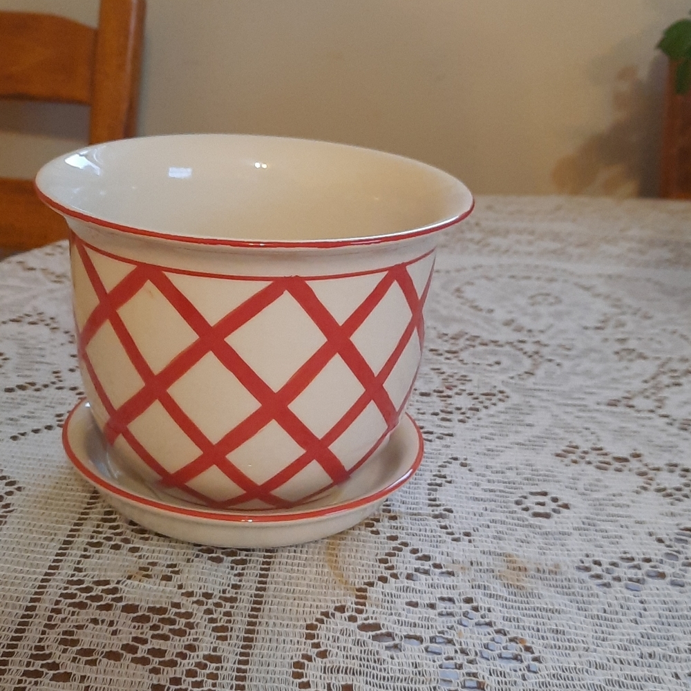 Flower pot